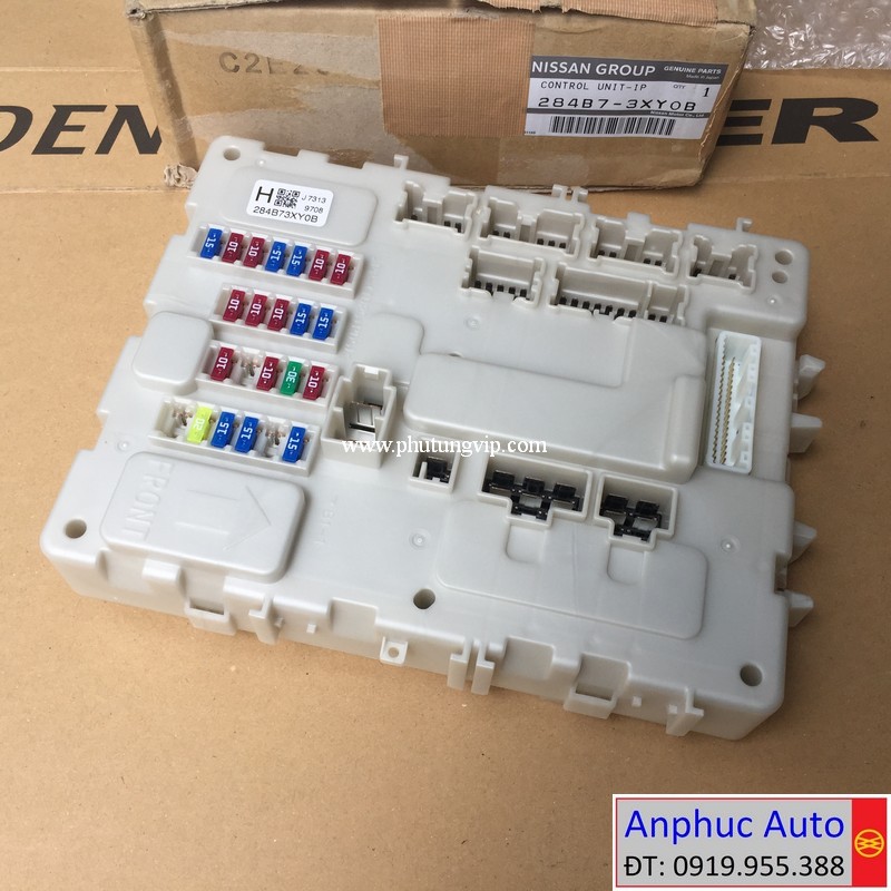 hop-dien-dan-lanh-Nissan-Urvan-284B7-3XY0B.jpg