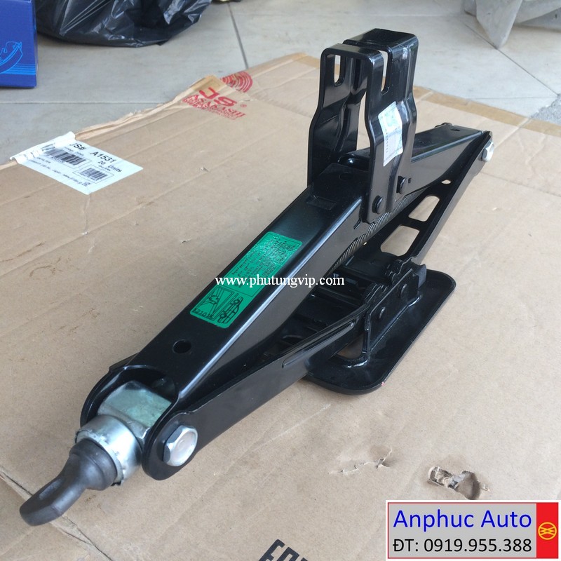 kich-banh-xe-HD-Santafe-2012-chinh-hang.jpg
