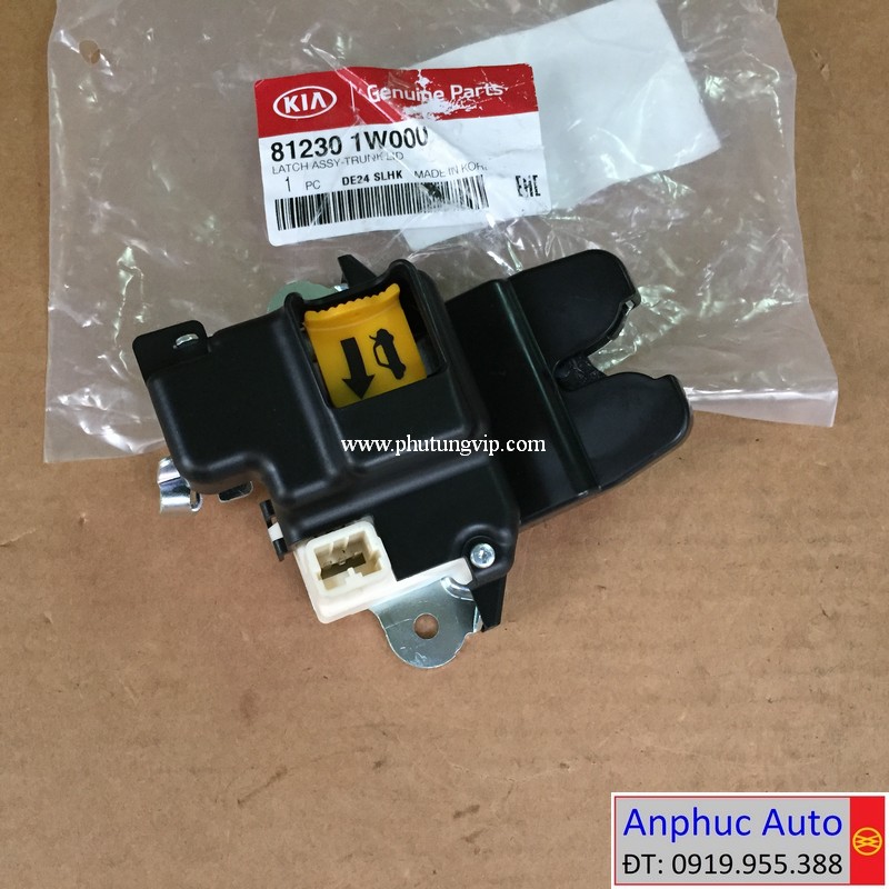 o-ngam-khoa-cop-sau-Kia-Rio-812301W000.jpg