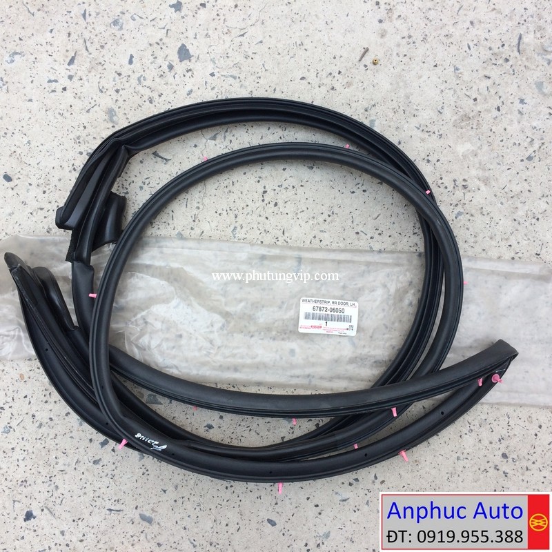 ron-cua-Toyota-Camry-2007-67872-06050.jpg