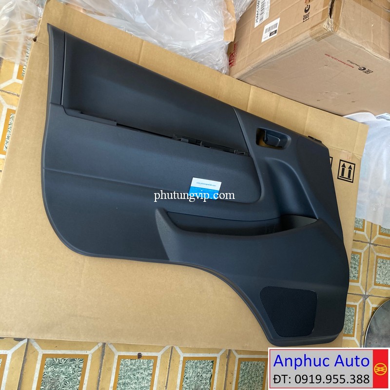 tapi-cua-truoc-trai-innova-2018-OEM-67620-26651-B0.jpg