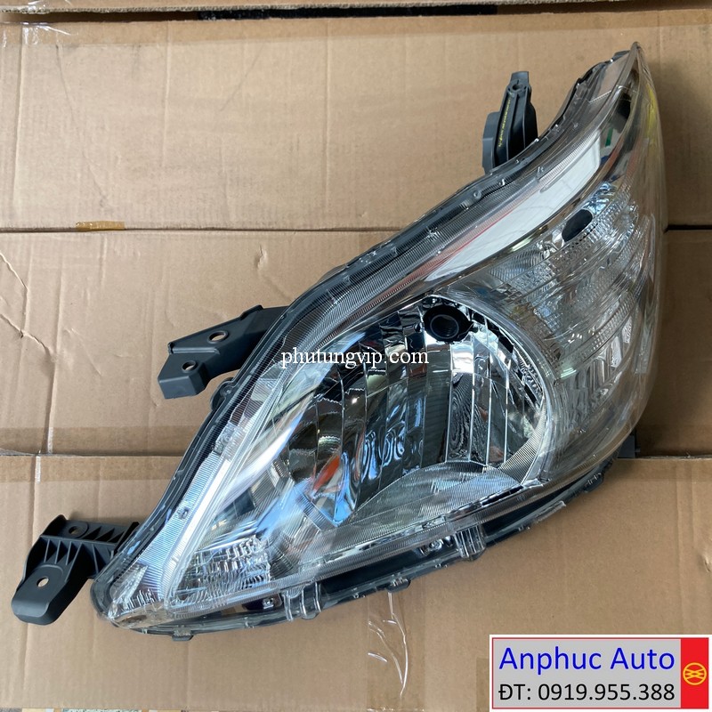 den-pha-trai-innova-2013-81170-0K530.jpg