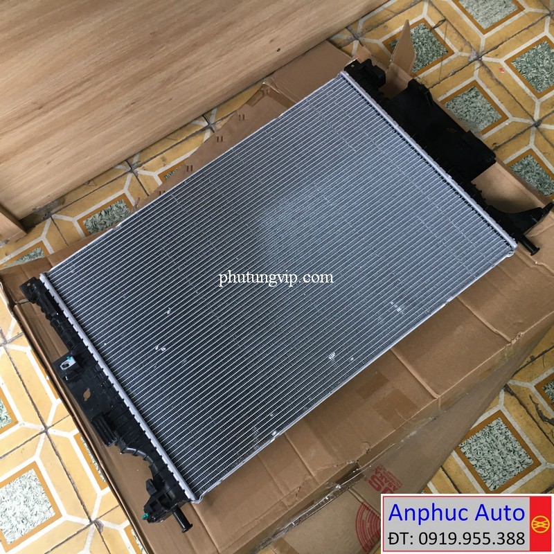 ket-nuoc-focus-2020-EJ738005AH.jpg
