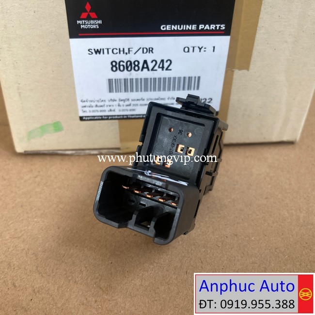 cong-tac-nang-ha-kinh-truoc-Xpander-2020-8608A242.JPG