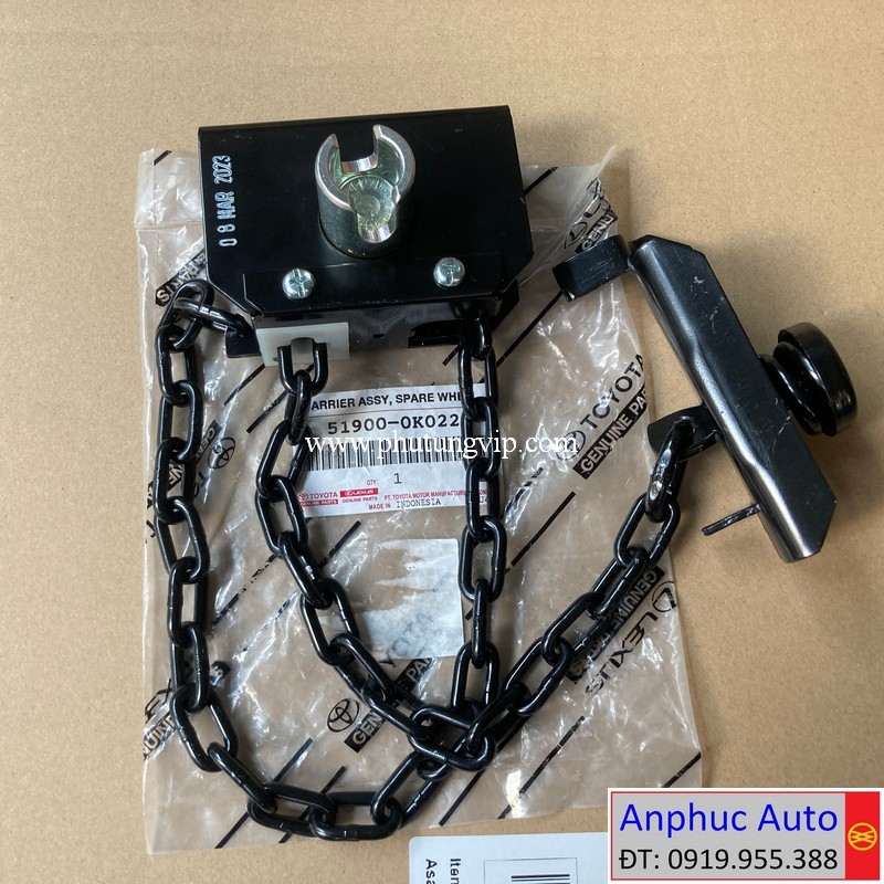 treo-banh-du-phong-Toyota-Innova-2005-2006-51900-0K022.JPG