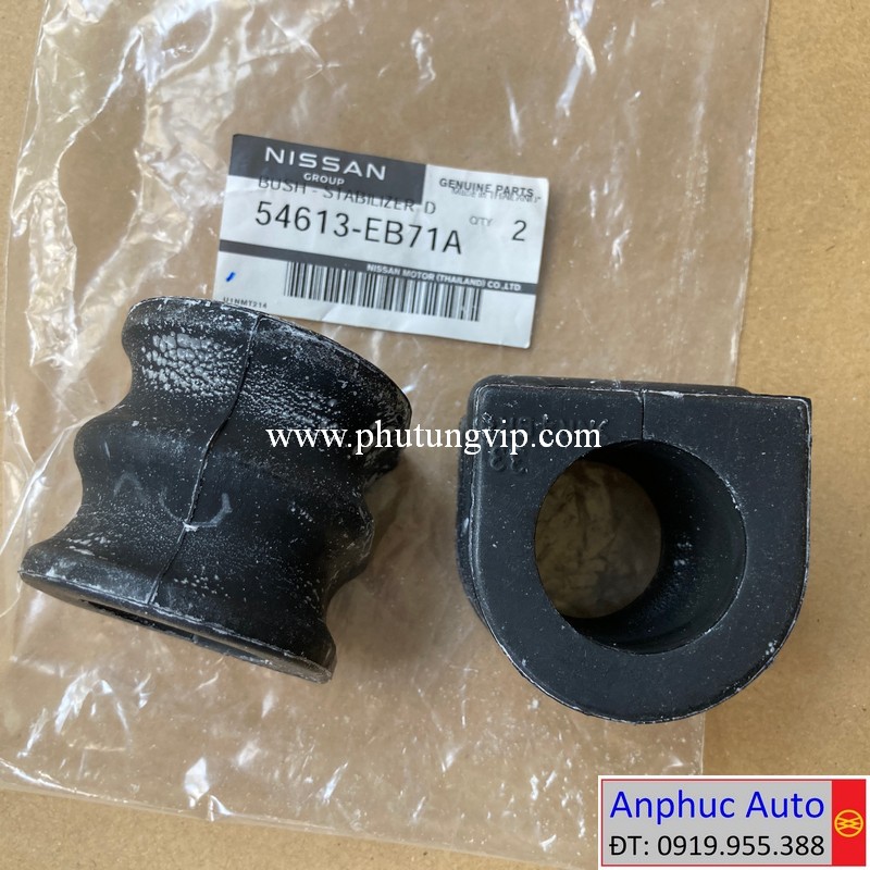 cao-su-can-bang-truoc-Nissan-Urvan-Navara-2011-54613-EB71A.JPG