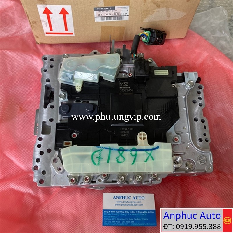 vi-hop-so-Nissan-Navara-2020-2021--31705-X681D.JPG