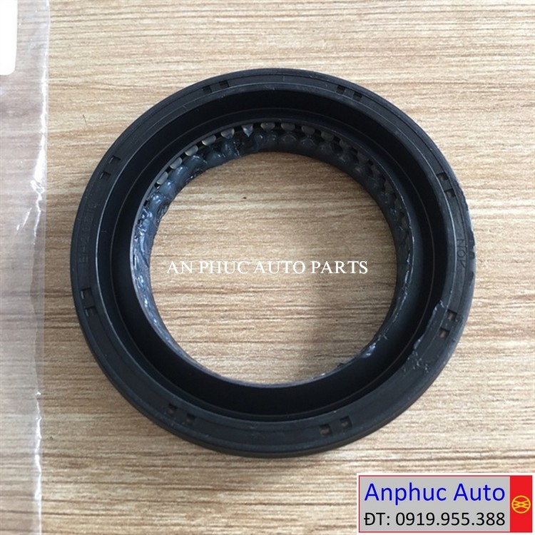 phot-duoi-hop-so-Hilux-90311-40048.jpg